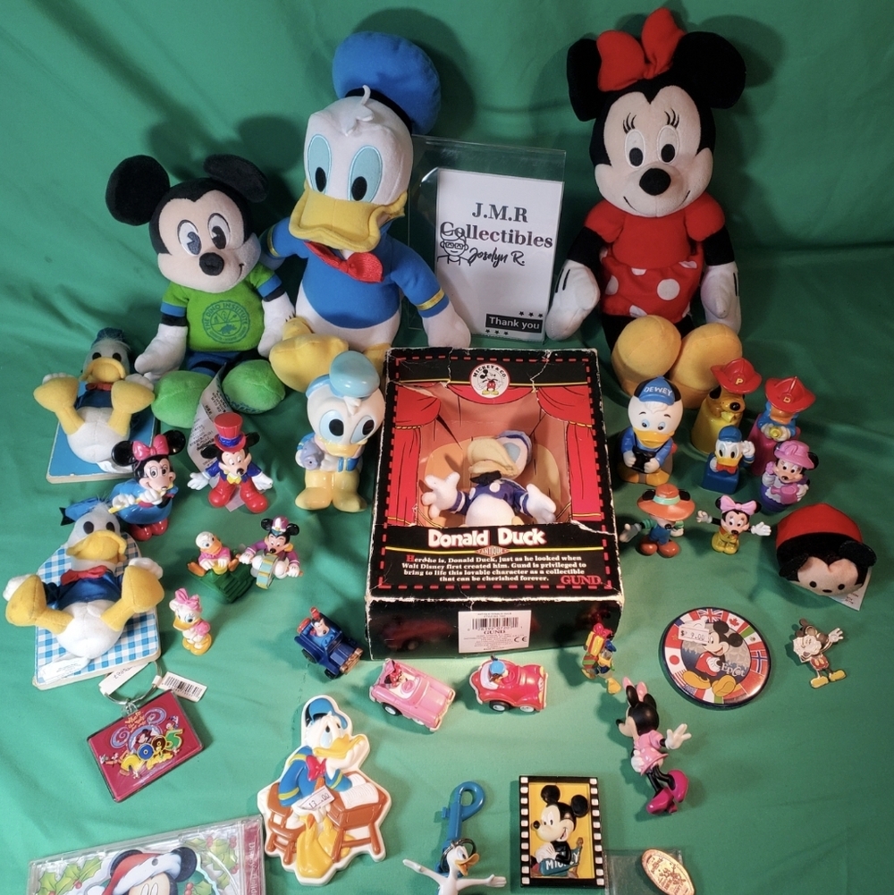 Large Lot of Vintage Disney Toys & Figurines Mickey Mouse Donald Duck Collection